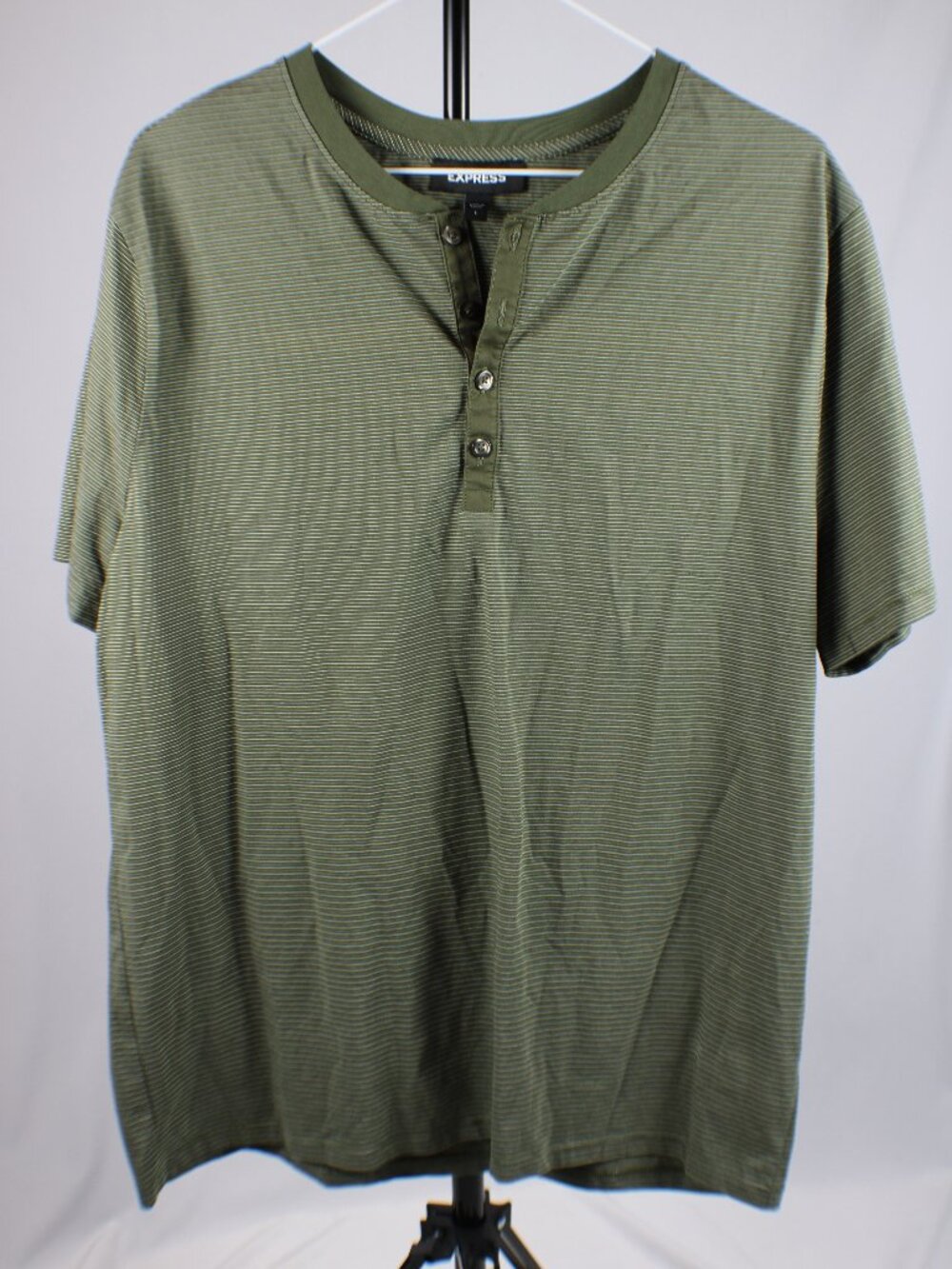 Express Mens Large Olive Green White Fine Stripe Short Sleeve Henley Shirt L
